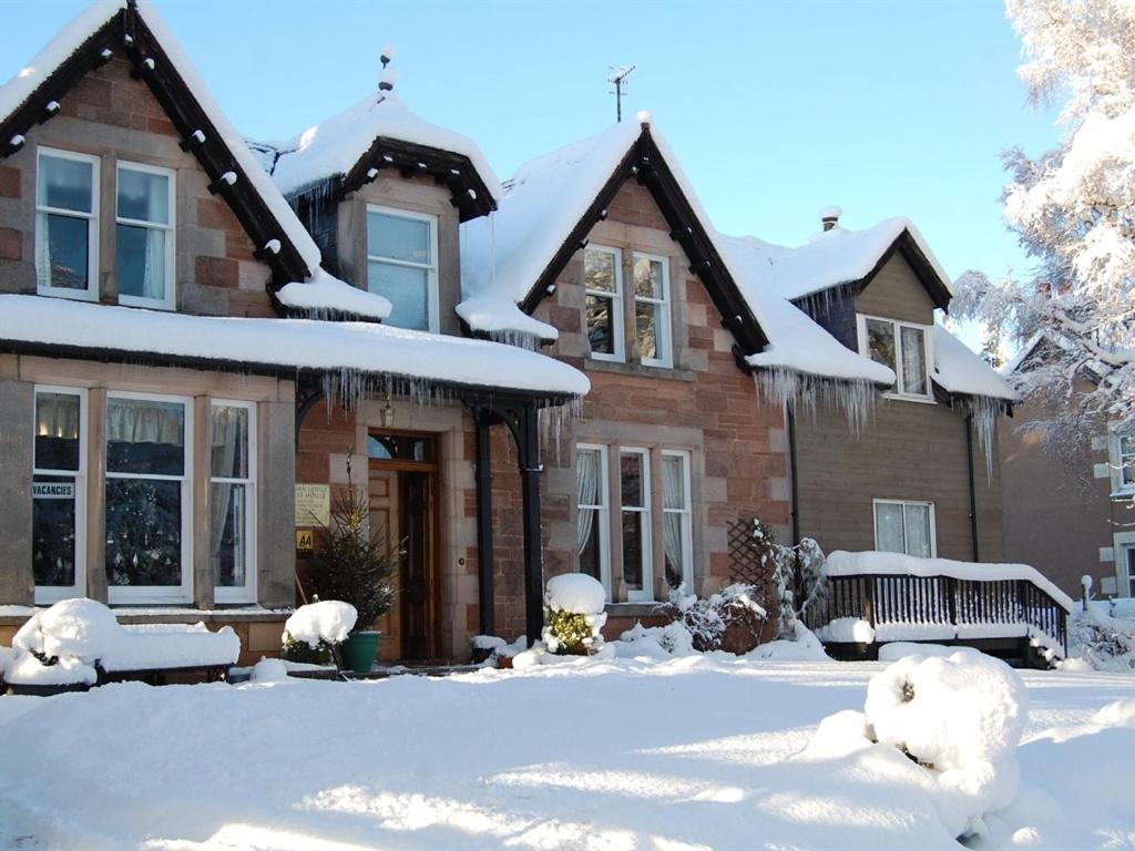 Glenan Lodge Self Catering Tomatin Exterior photo
