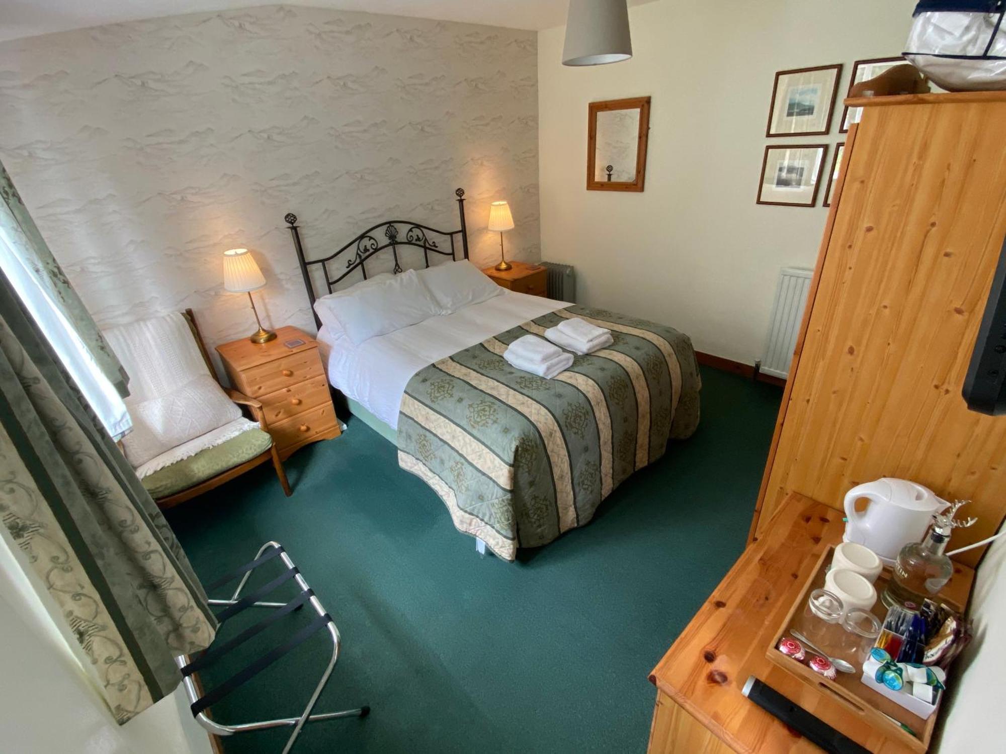 Glenan Lodge Self Catering Tomatin Exterior photo